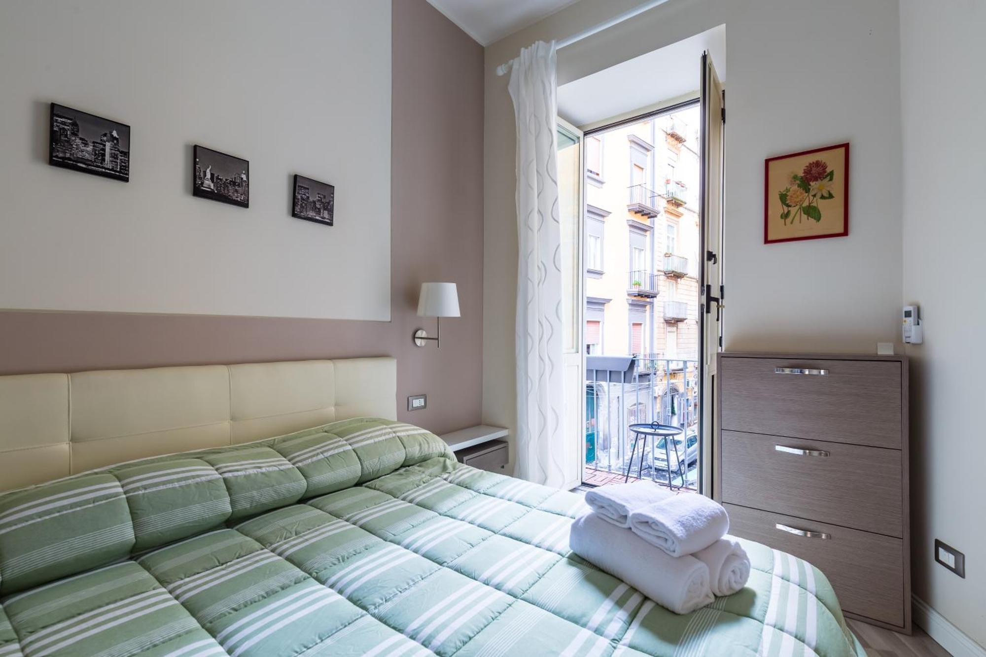Napoli Heartbeat By Napoliapartments Bagian luar foto