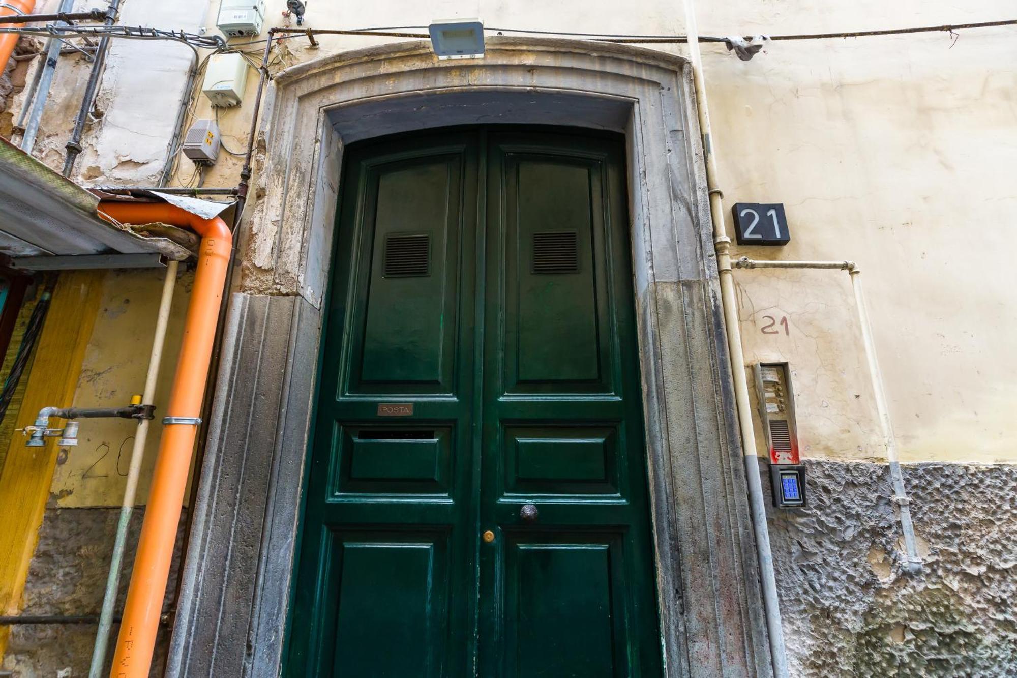 Napoli Heartbeat By Napoliapartments Bagian luar foto